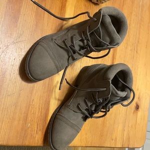 Tan suede Steve Madden Booties